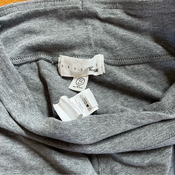 Kensie Keepers Grey Leggings Size Small - Picture 6 of 9